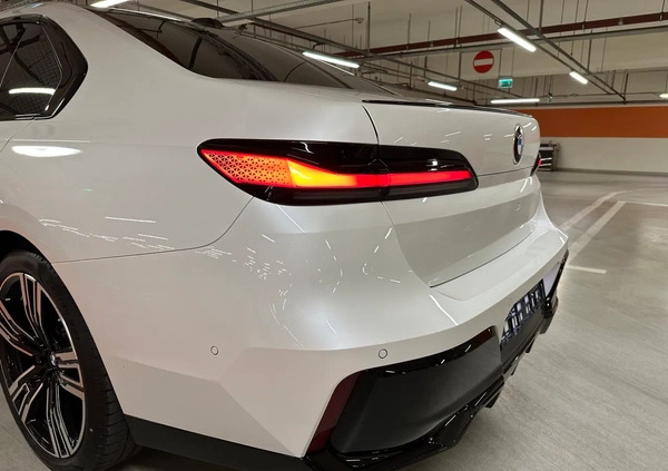 BMW Seria 7 cena 689000 przebieg: 4151, rok produkcji 2023 z Toruń małe 562